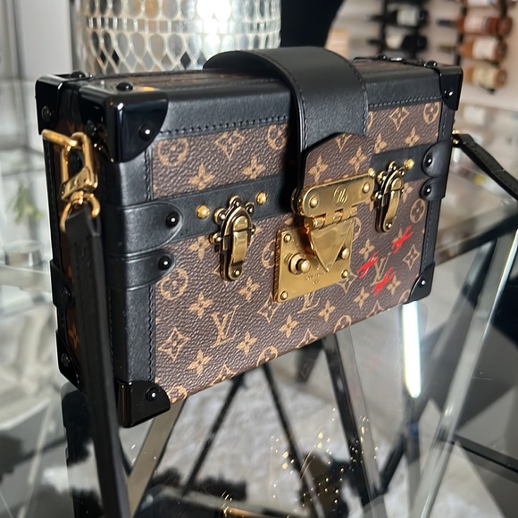 LIKE NEW LIMITED EDITION Louis Vuitton Trunk Bag - Picture 13 of 14